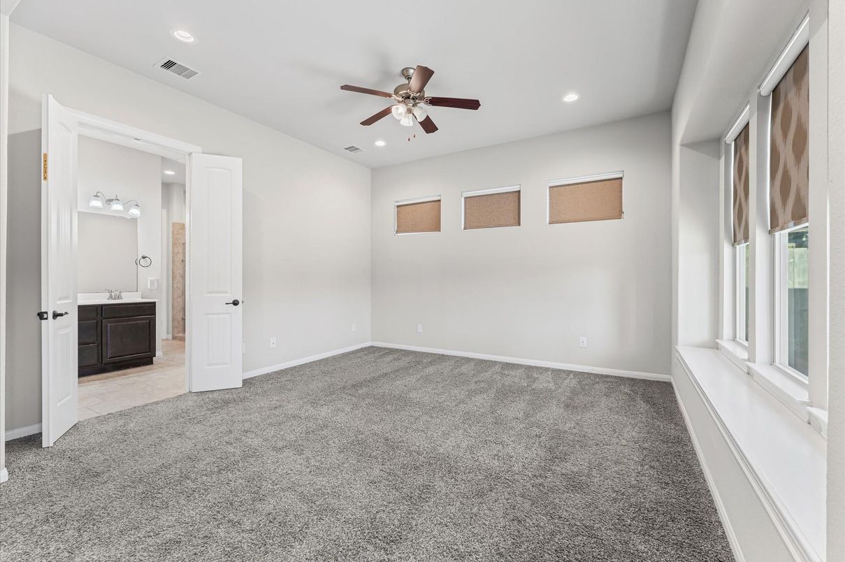 Bathroom, Empty room, Interior, Recessed Lighting