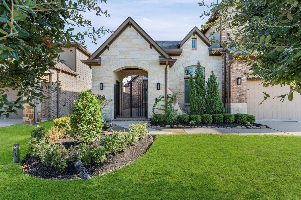 Attached, Exterior, Facade, Brick Facade, French Provincial