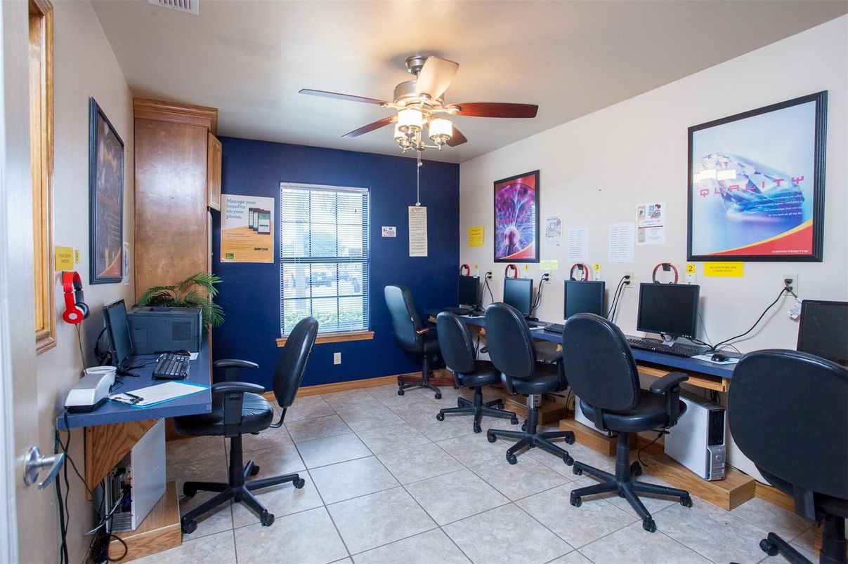 Home Office, Interior