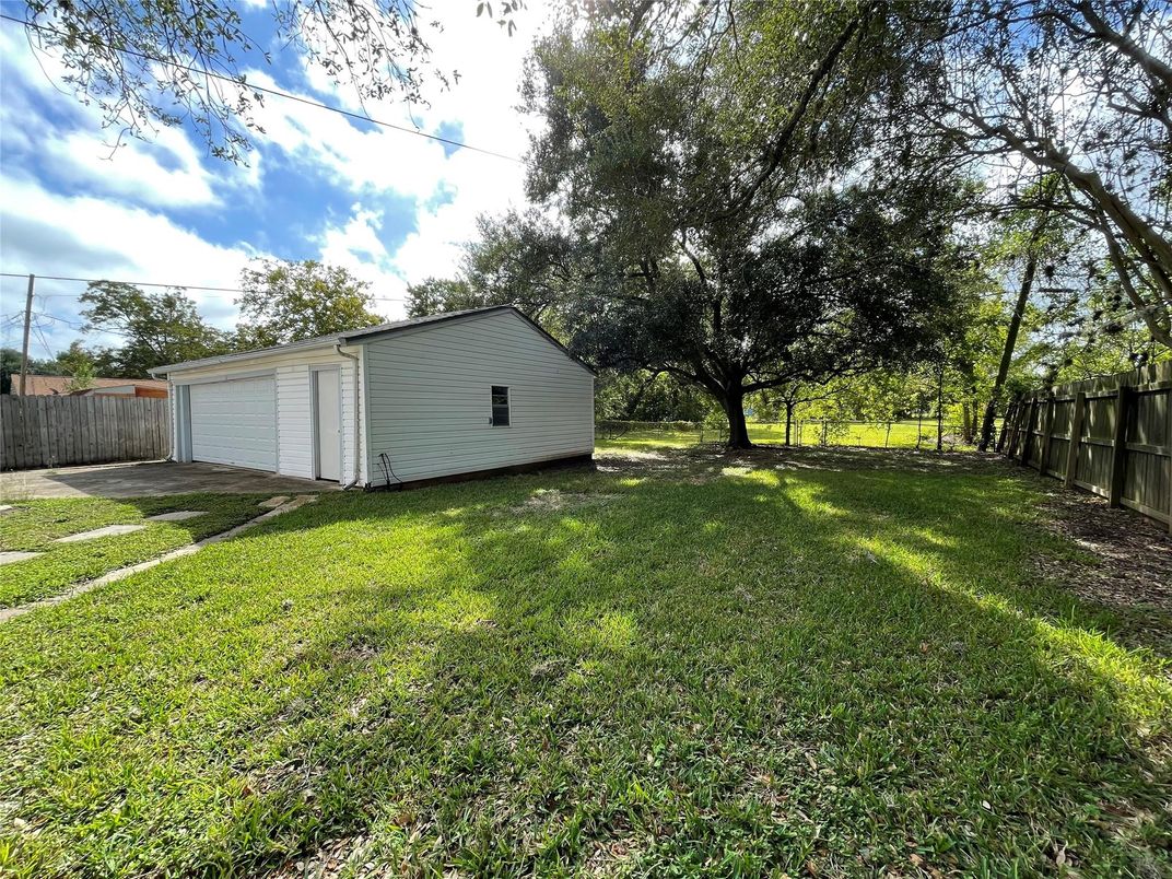 Backyard, Detached Garage, Exterior