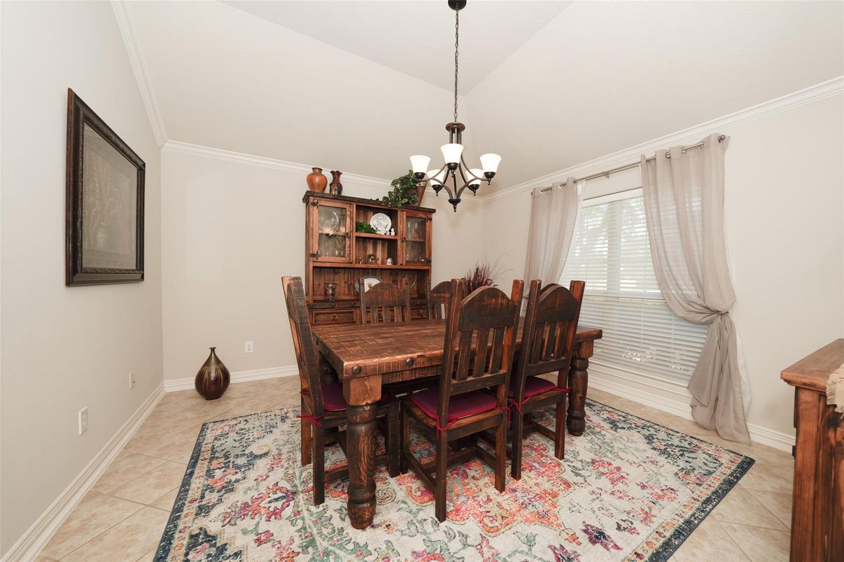 Chandelier, Dining room, Interior