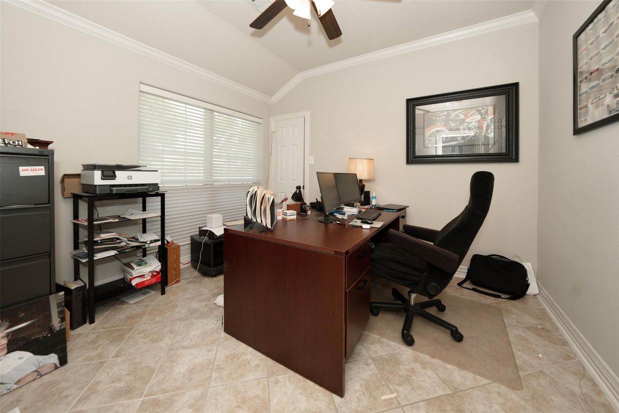 Home Office, Interior