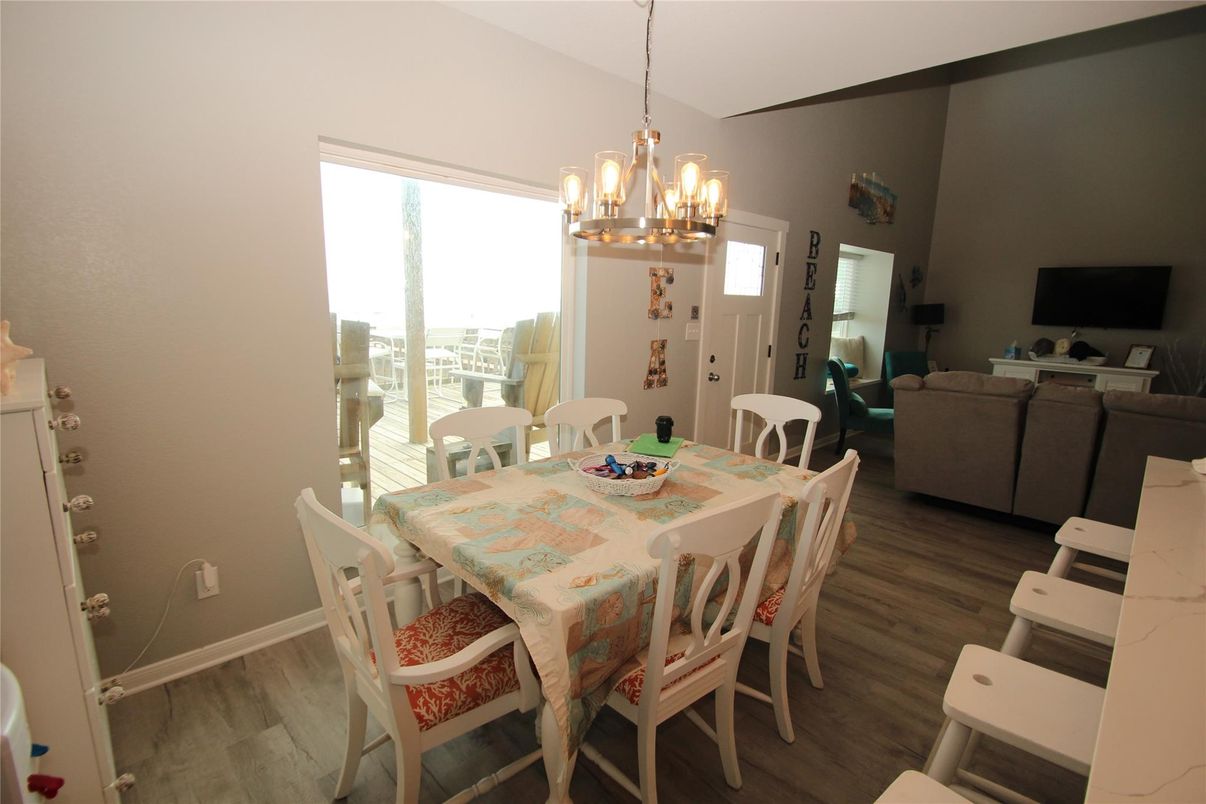 Chandelier, Dining room, Interior, Living room, Pendant Lights, Wood Texture Flooring