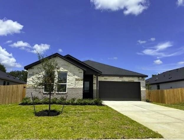 Attached, Backyard, Exterior, Facade, Brick Facade, Ranch