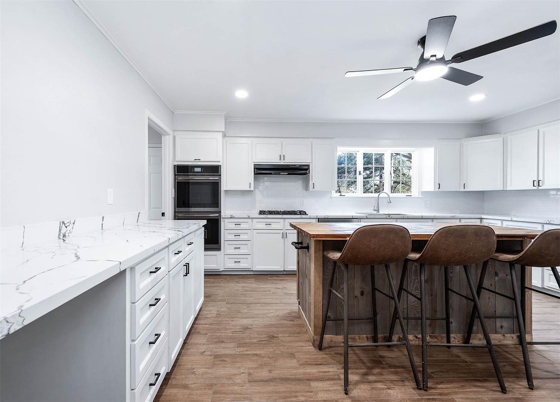 Interior, Kitchen, Recessed Lighting, Wood Texture Flooring