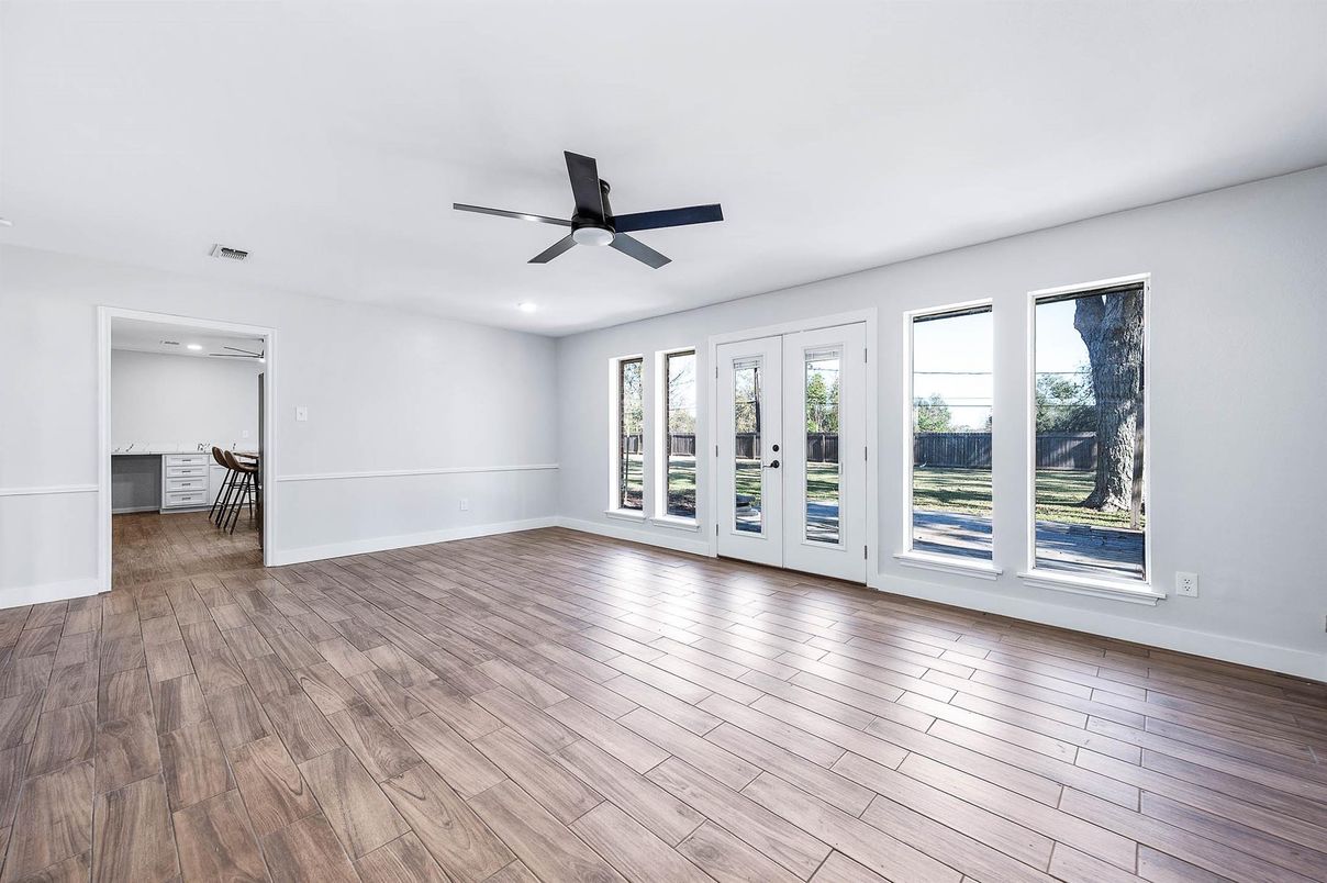 Empty room, Interior, Recessed Lighting, Wood Texture Flooring
