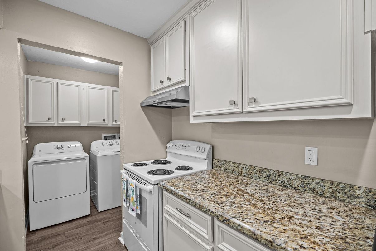 Interior, Kitchen, Recessed Lighting, Washer, Wood Texture Flooring