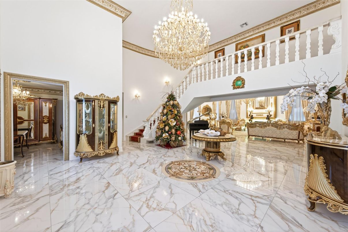 Chandelier, Interior, Marble