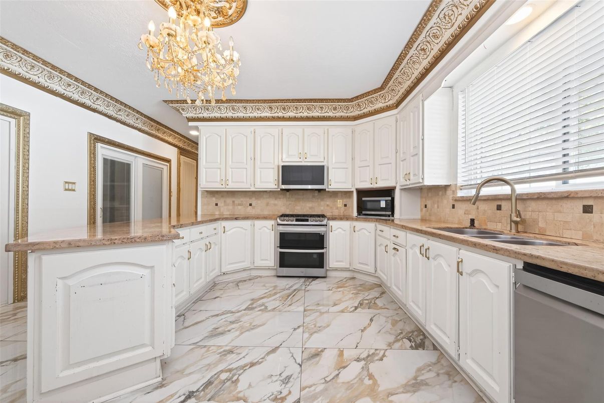 Chandelier, Interior, Kitchen, Marble
