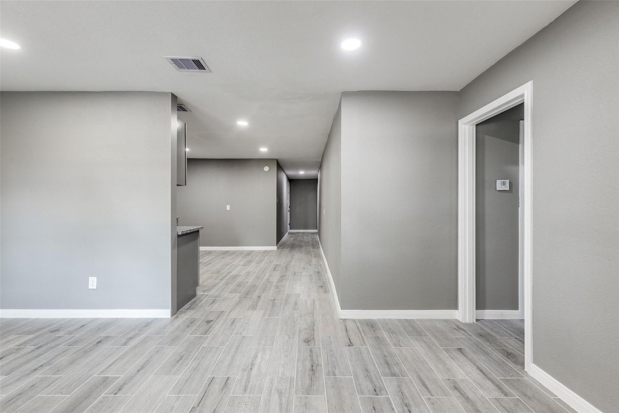 Interior, Recessed Lighting, Wood Texture Flooring