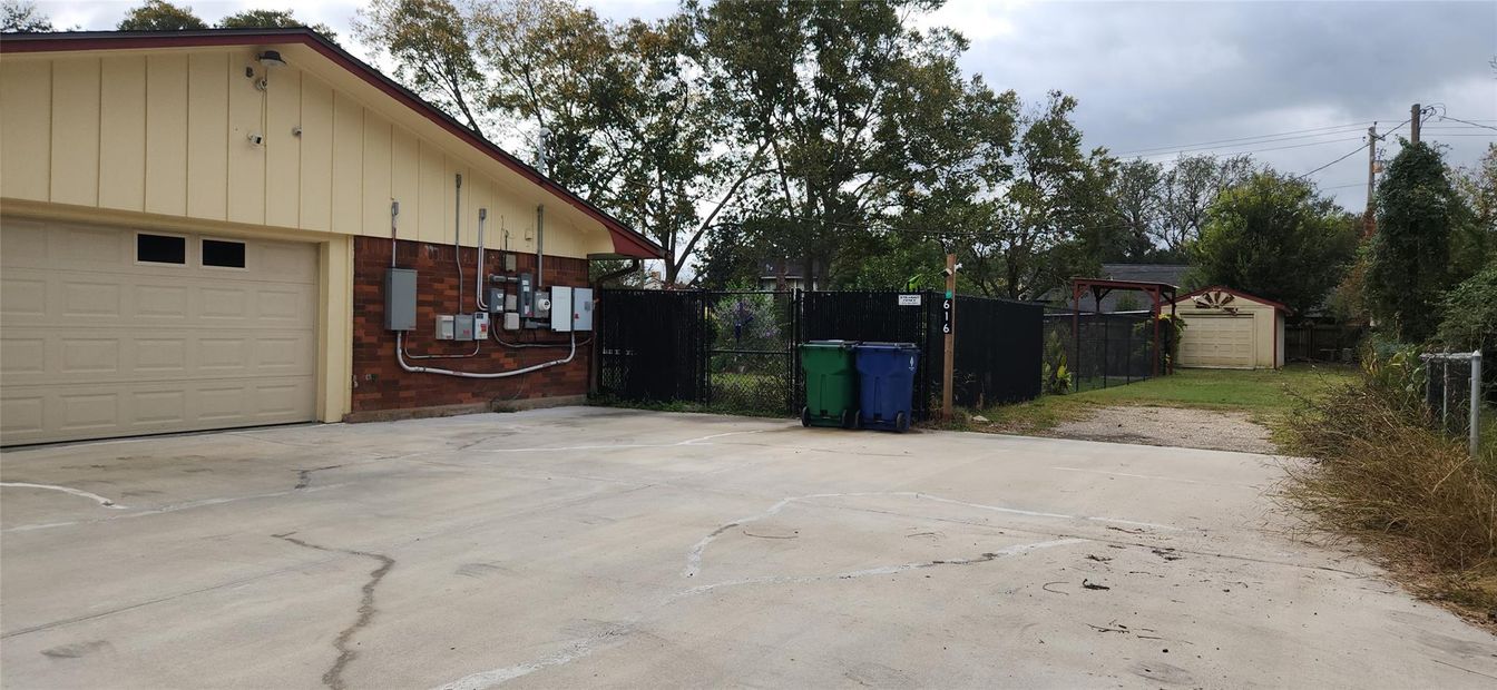 Backyard, Detached Garage, Exterior