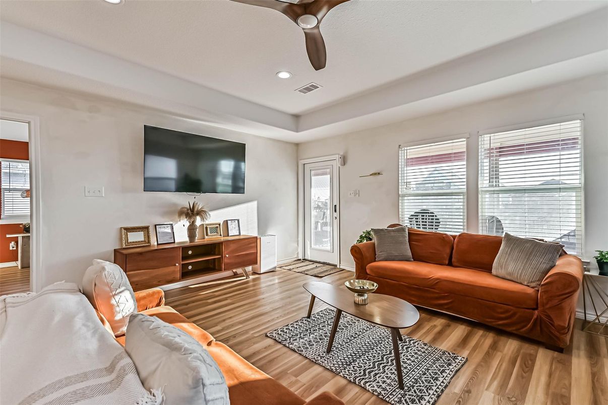 Interior, Living room, Recessed Lighting, Wood Texture Flooring