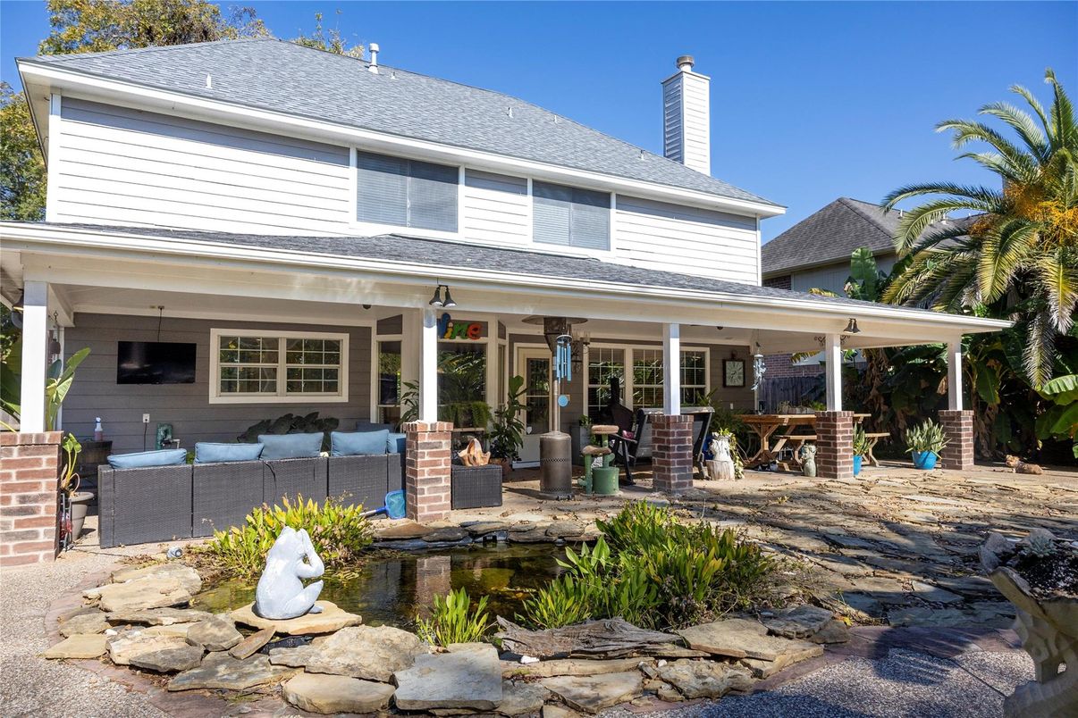 Exterior, Facade, American Foursquare