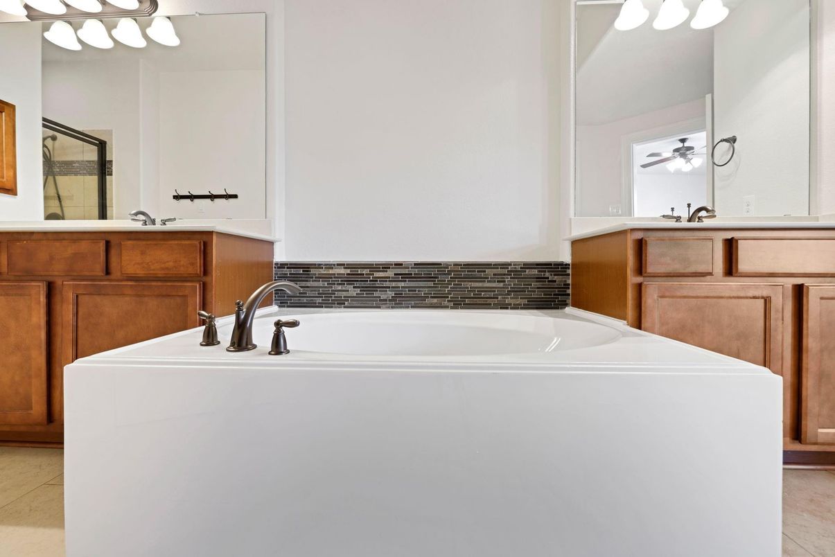 Bathroom, Dual Sink Vanities, Interior