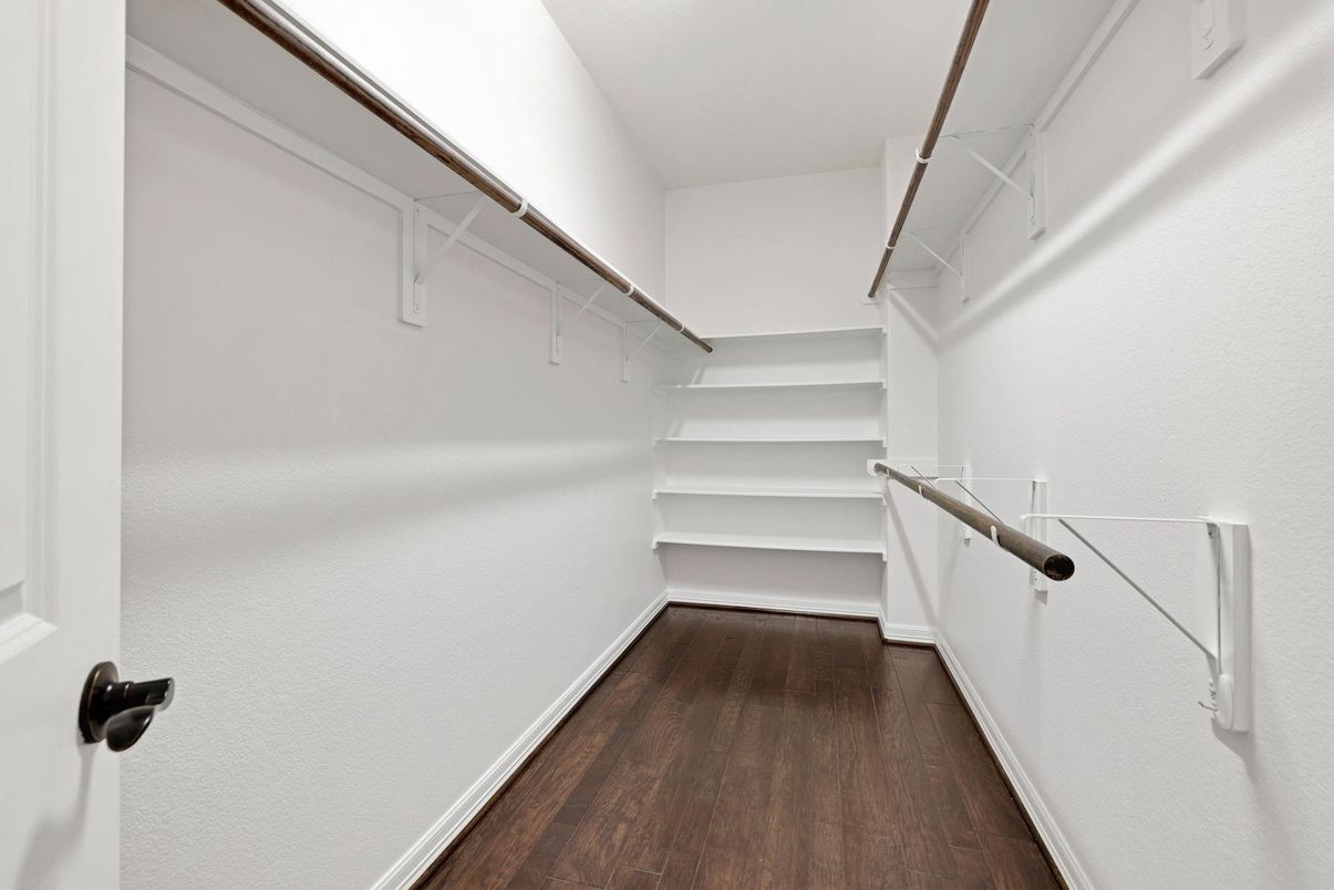 Interior, Walk-in Closets, Wood Texture Flooring