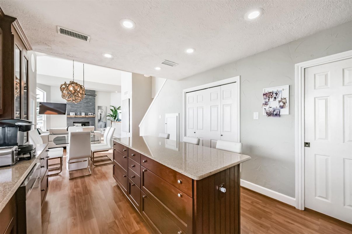 Dining room, Interior, Kitchen, Pendant Lights, Recessed Lighting, Wood Texture Flooring
