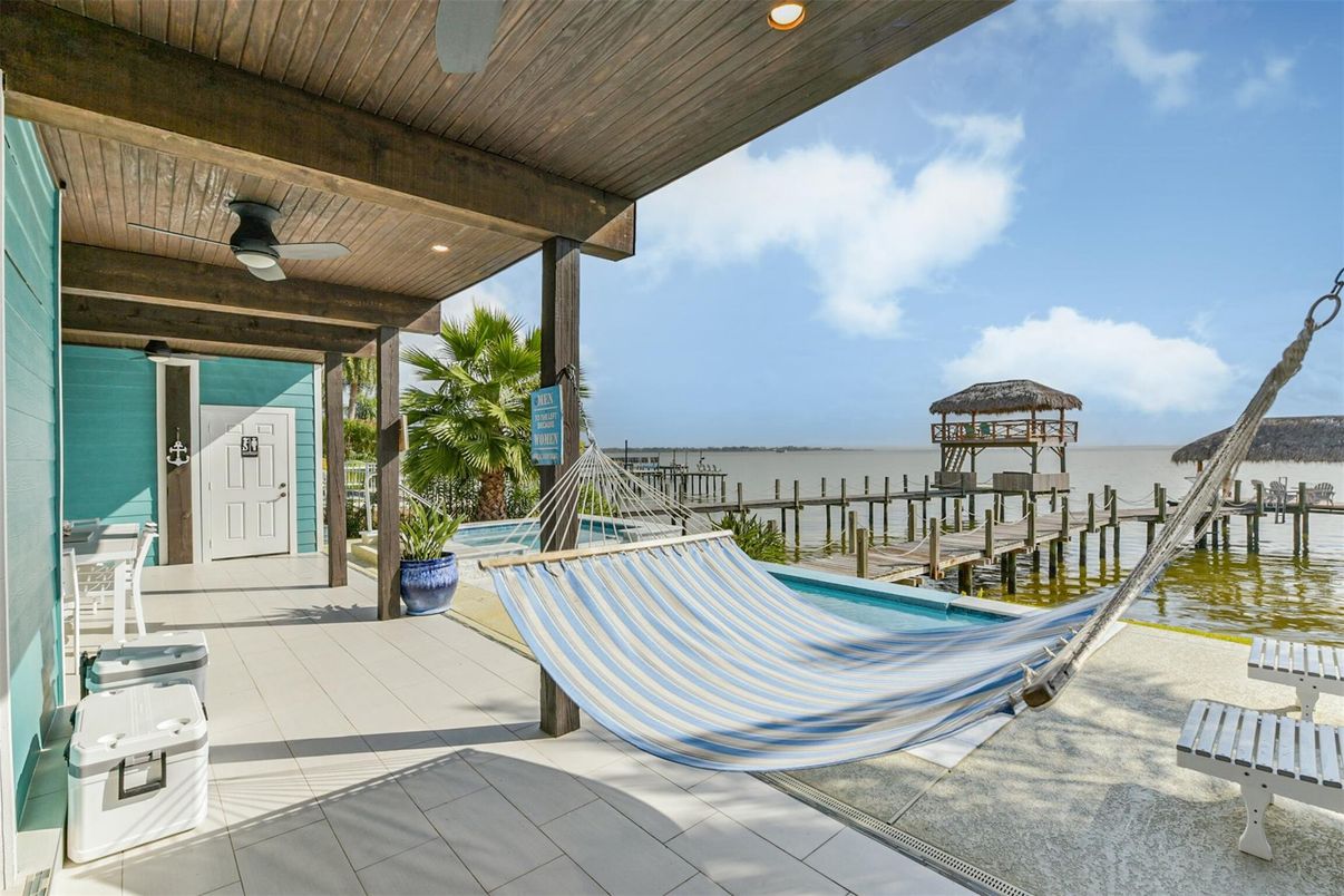 Exterior, Pool, Water