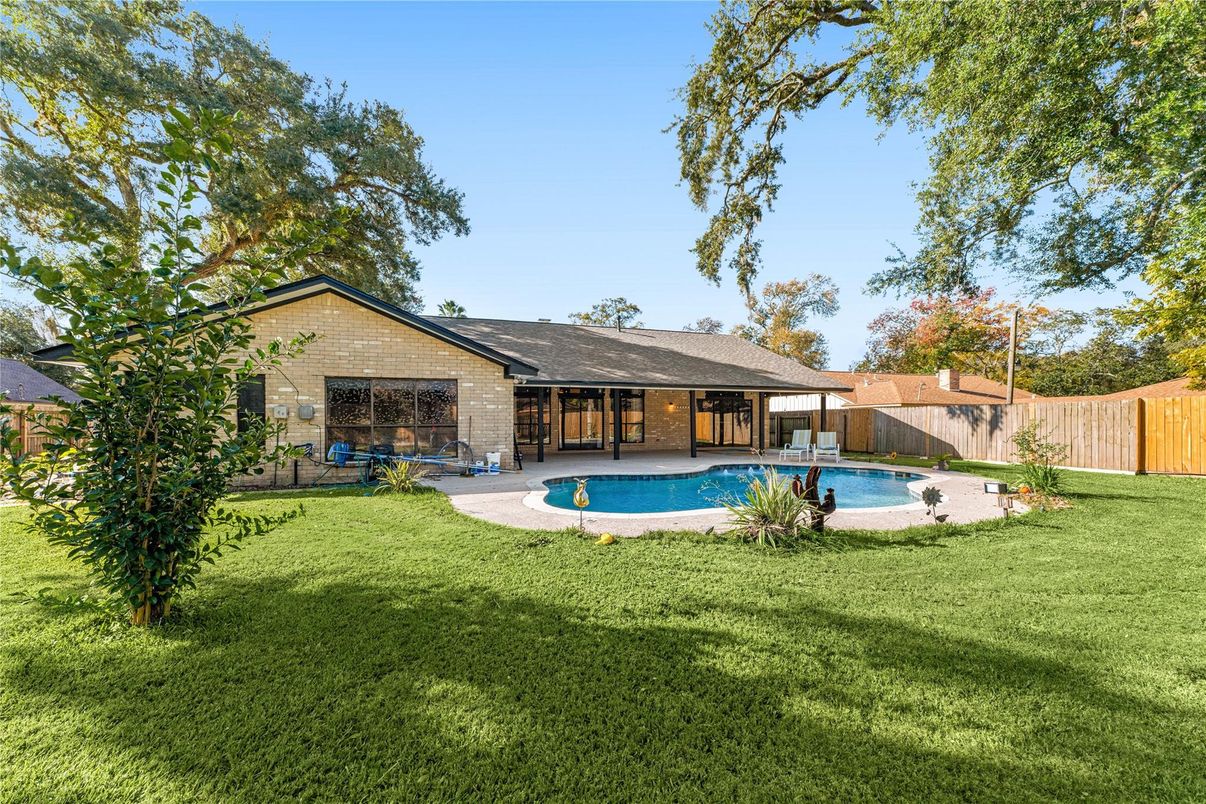 Backyard, Exterior, Pool