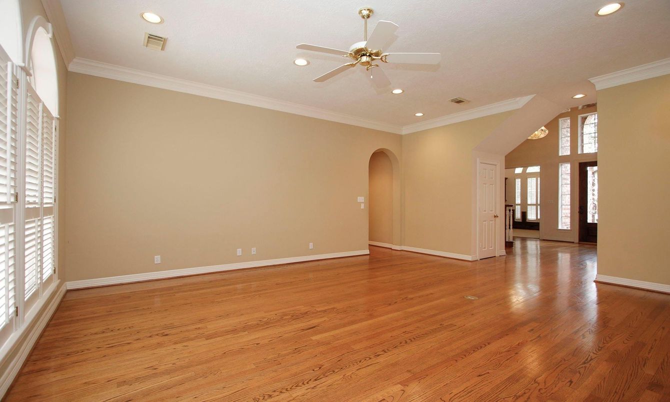 Empty room, Interior, Recessed Lighting, Wood Texture Flooring