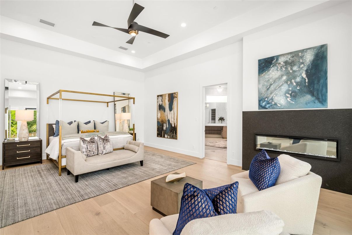 Bedroom, Interior, Living room, Recessed Lighting, Wood Texture Flooring