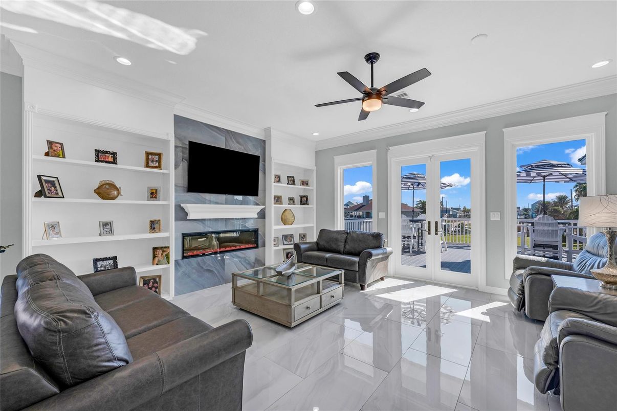 Fireplace, Interior, Living room, Recessed Lighting, Water