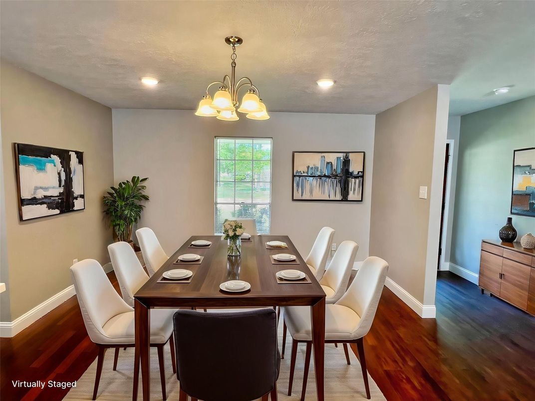 Chandelier, Dining room, Interior, Recessed Lighting, Wood Texture Flooring