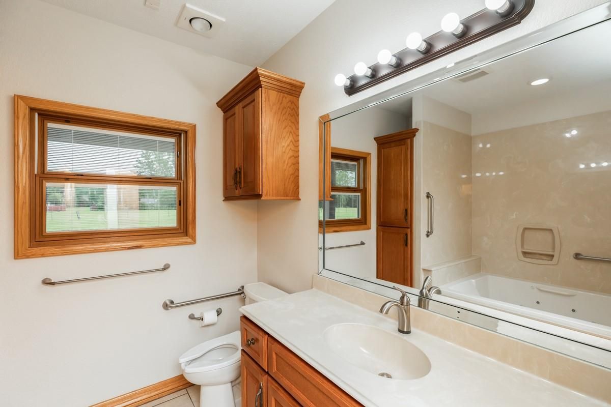 Bathroom, Interior, Recessed Lighting