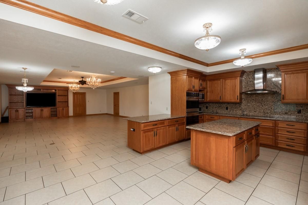 Chandelier, Interior, Kitchen, Recessed Lighting, Stainless Steel Appliances