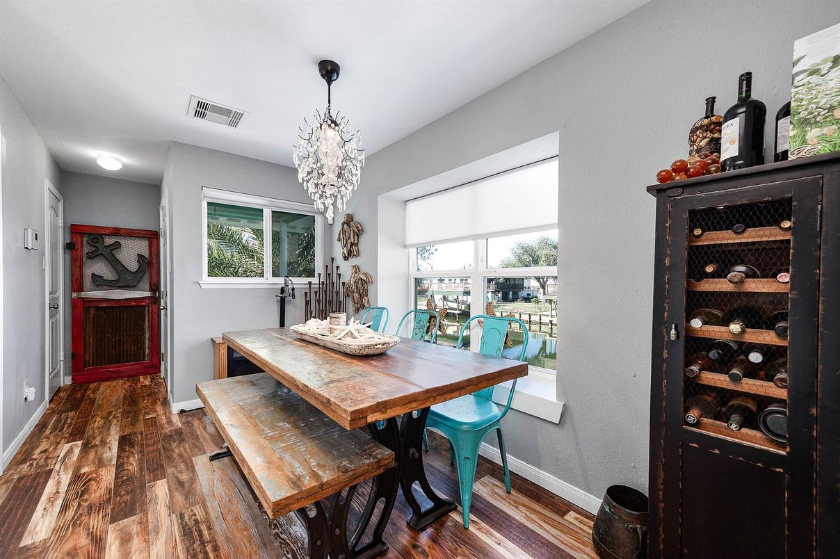 Chandelier, Dining room, Interior, Recessed Lighting, Wood Texture Flooring