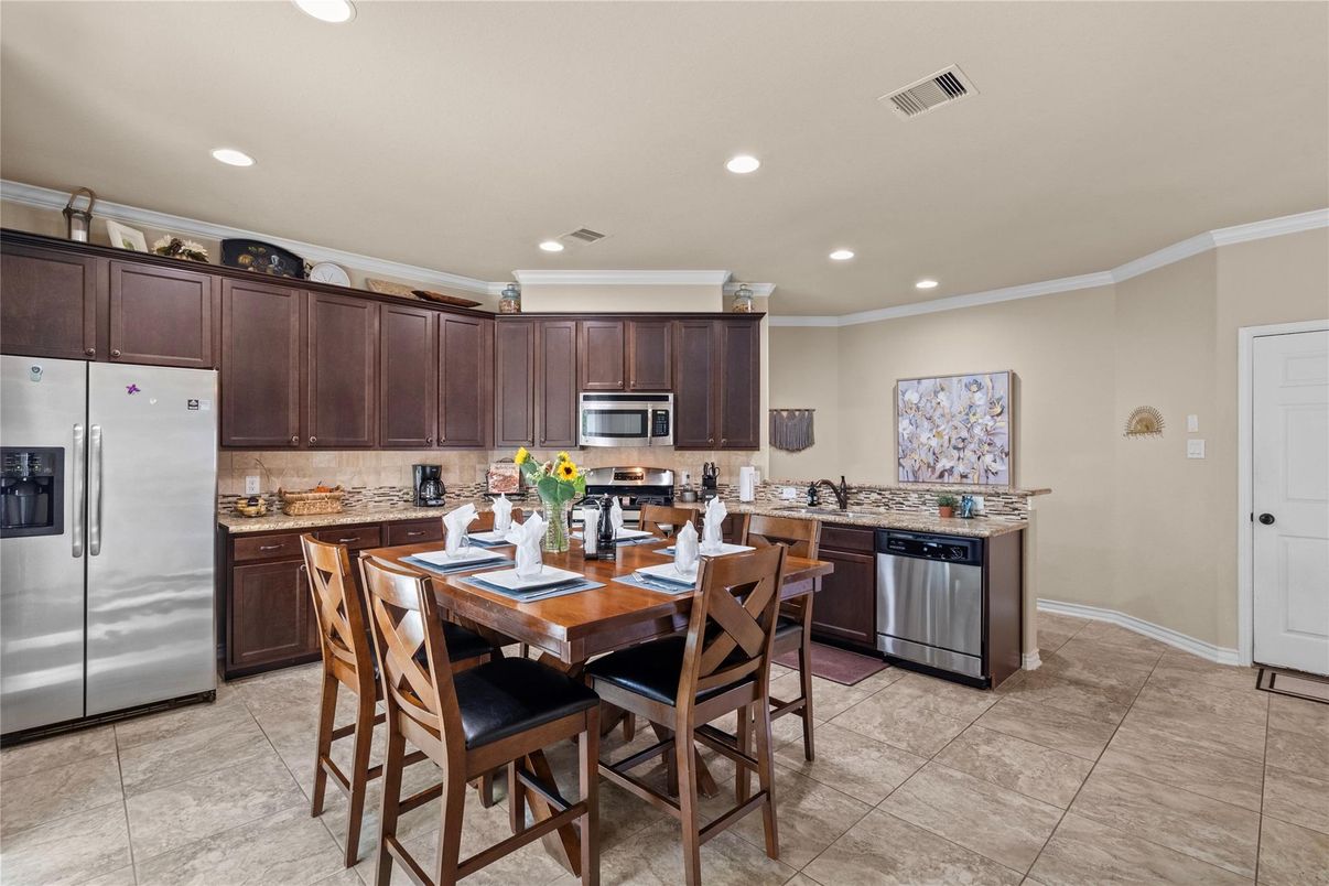 Dining room, Interior, Kitchen, Recessed Lighting, Stainless Steel Appliances