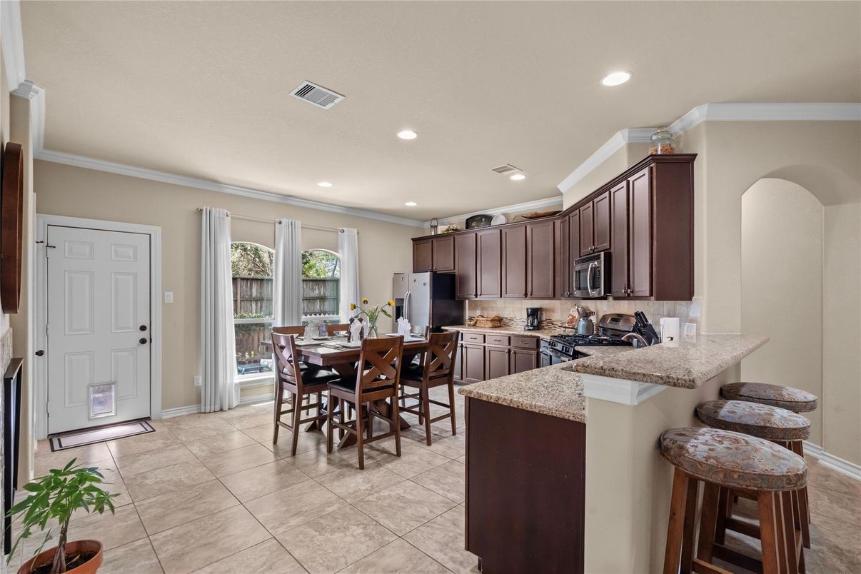 Dining room, Interior, Kitchen, Recessed Lighting