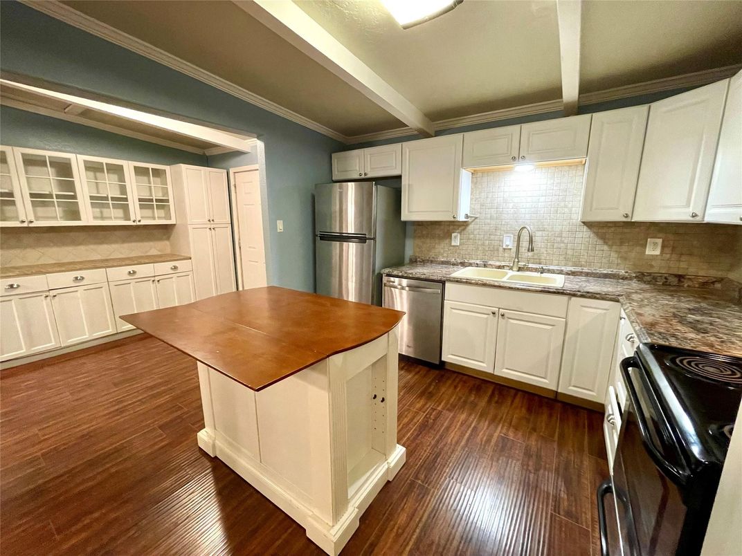 Interior, Kitchen, Stainless Steel Appliances, Wood Texture Flooring