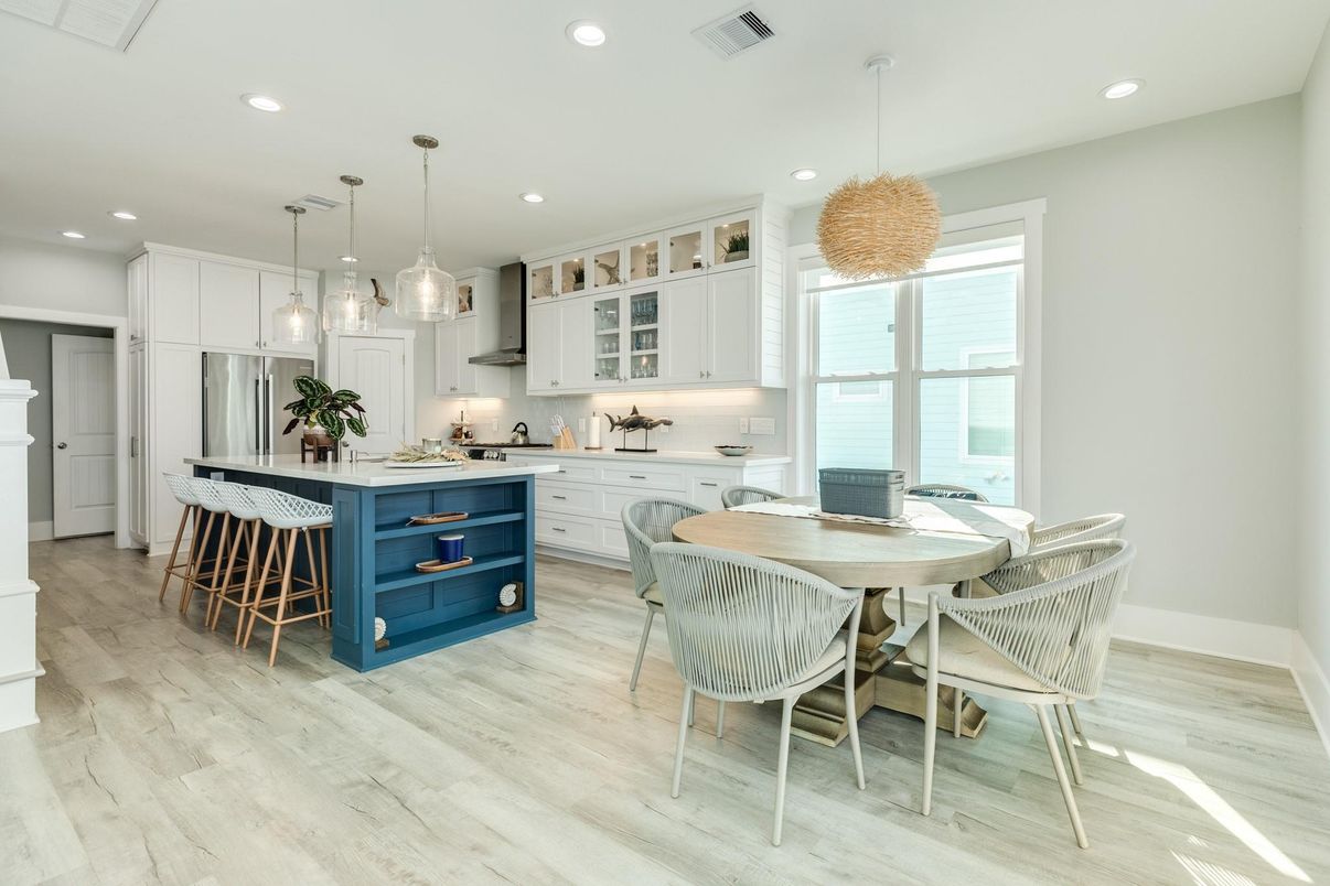 Dining room, Interior, Kitchen, Pendant Lights, Recessed Lighting, Wood Texture Flooring