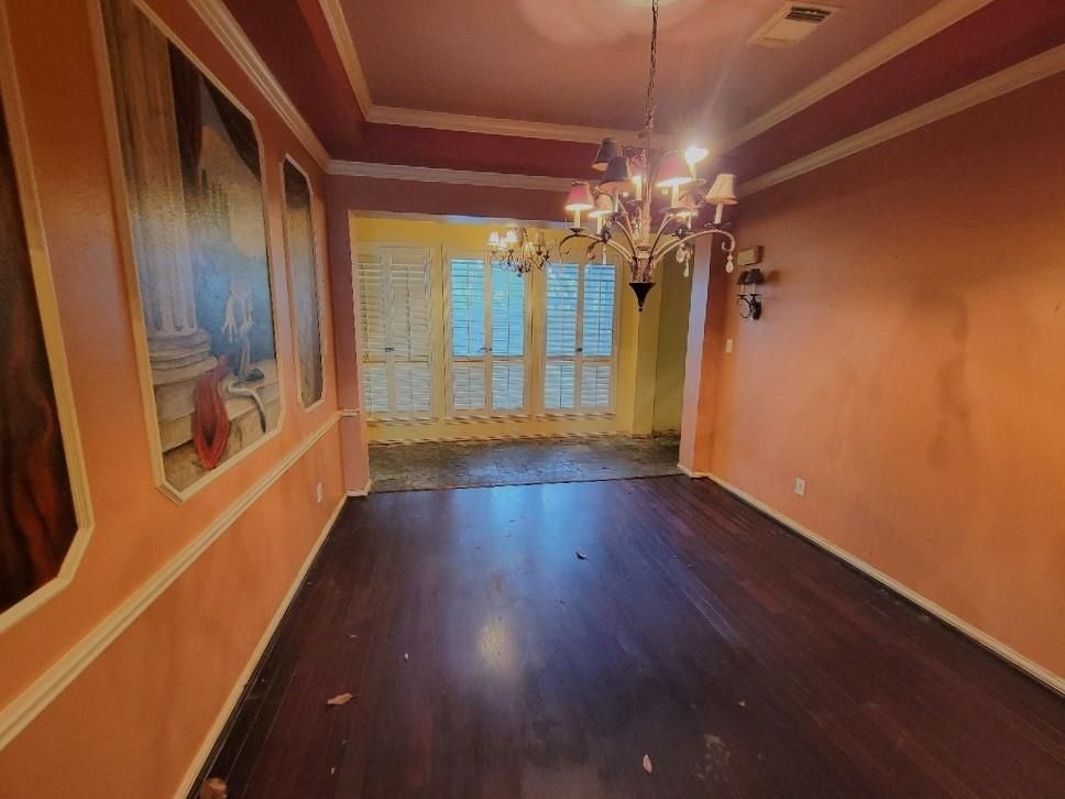 Chandelier, Empty room, Interior, Wood Texture Flooring