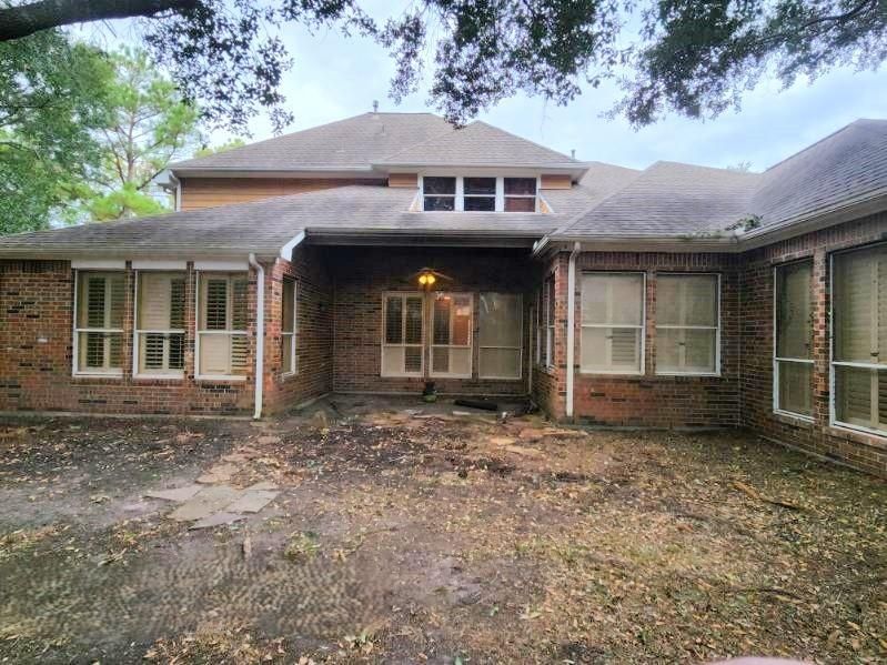 Exterior, Facade, Brick Facade, Ranch