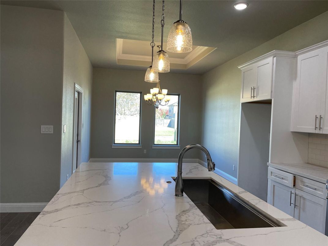 Chandelier, Interior, Kitchen, Marble, Pendant Lights, Recessed Lighting