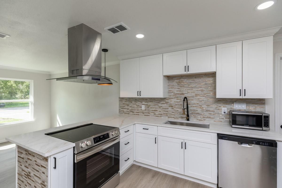 Interior, Kitchen, Recessed Lighting, Stainless Steel Appliances, Wood Texture Flooring