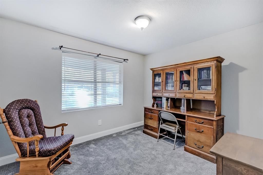 Home Office, Interior