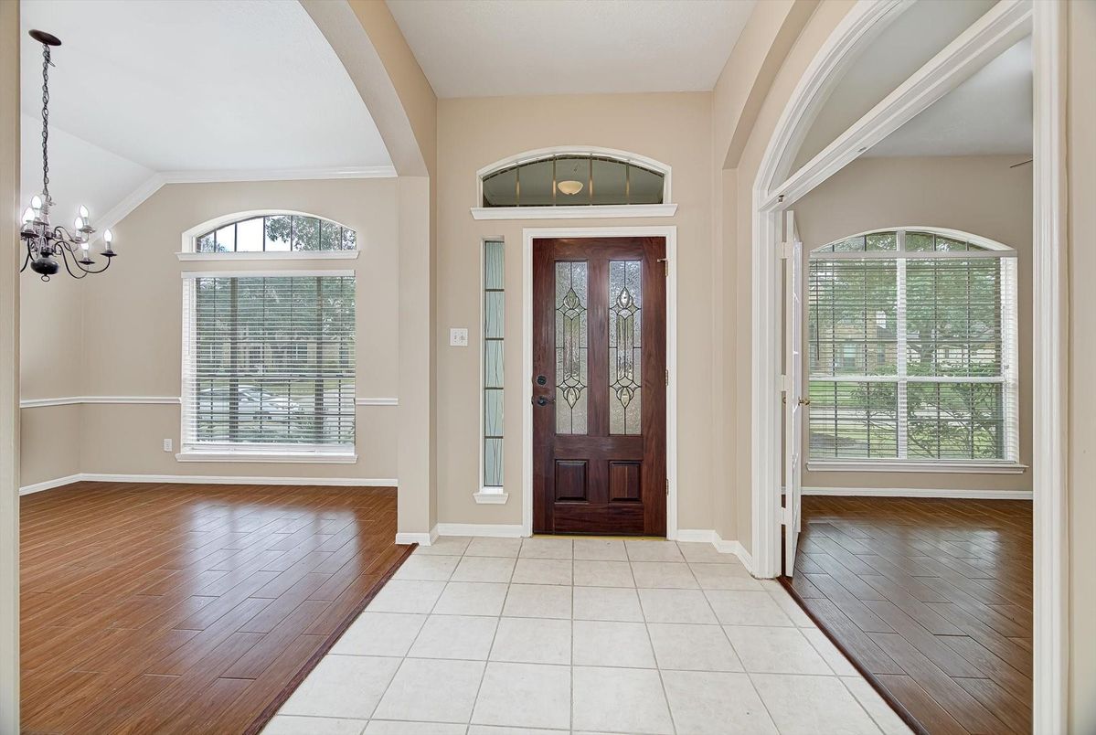 Chandelier, Interior, Wood Texture Flooring