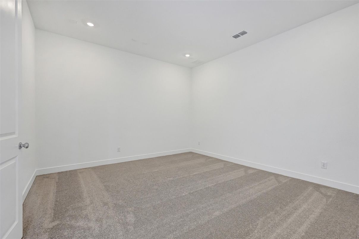 Empty room, Interior, Recessed Lighting
