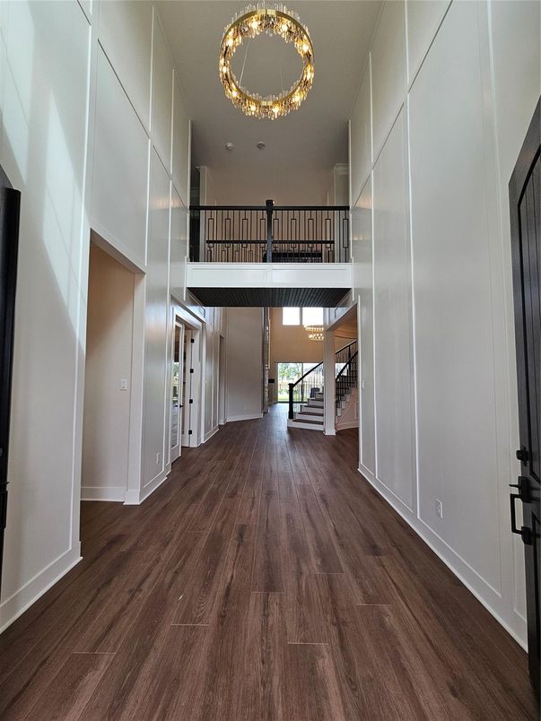 Interior, Pendant Lights, Wood Texture Flooring