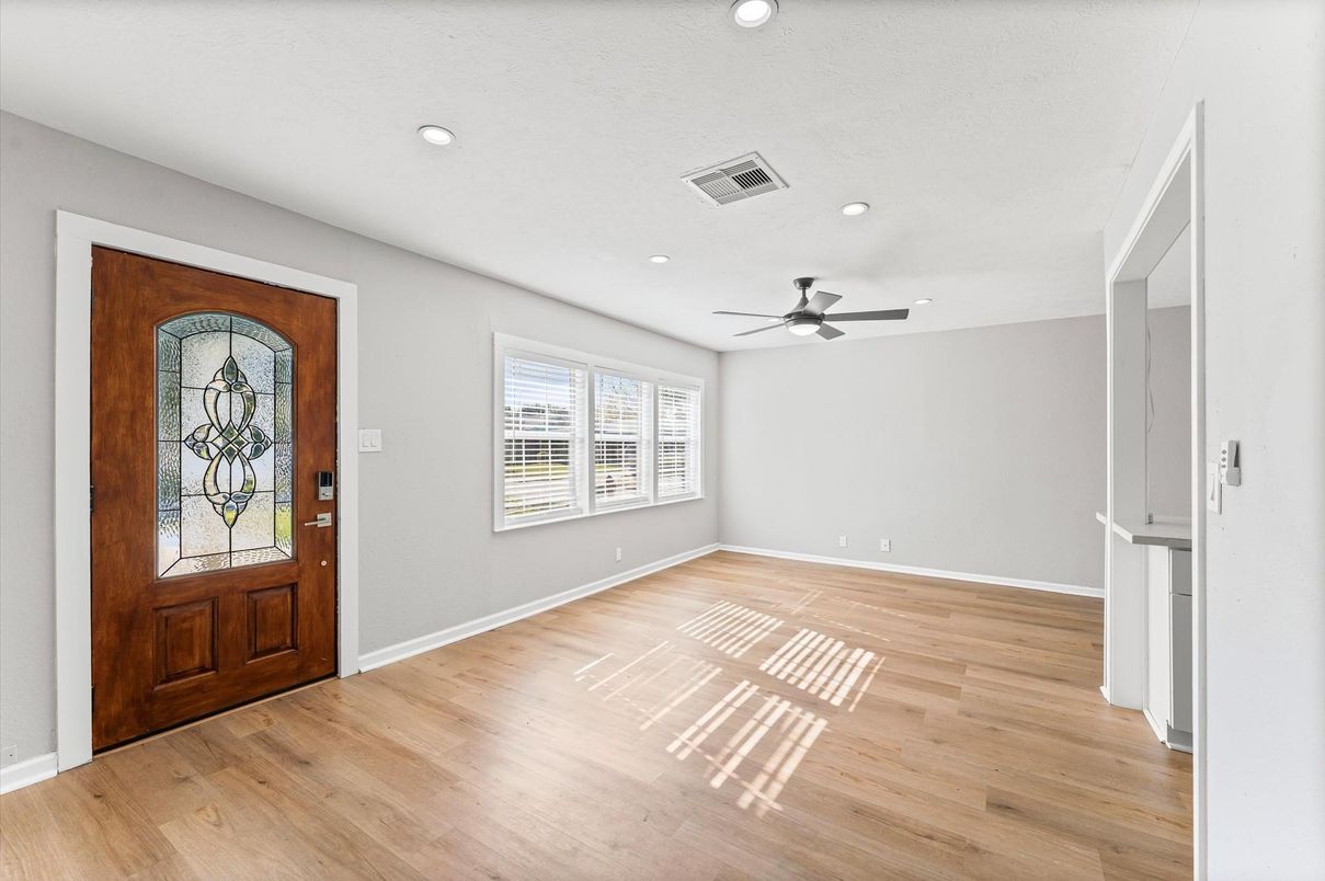 Empty room, Interior, Recessed Lighting, Wood Texture Flooring