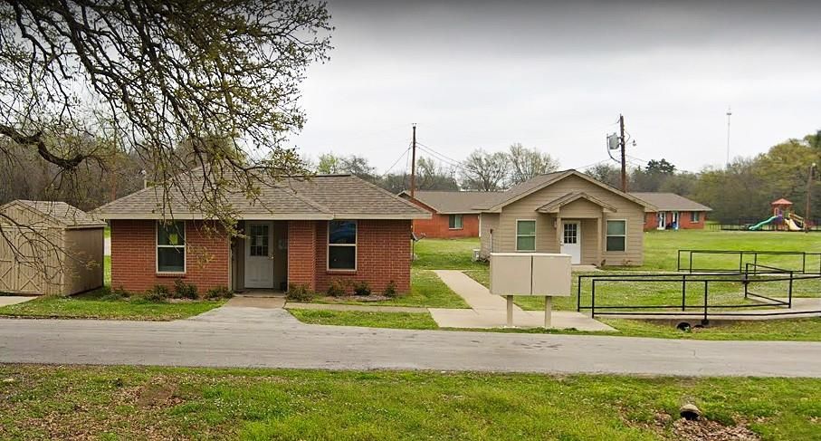 Backyard, Exterior, Facade, Brick Facade, Playground, Ranch