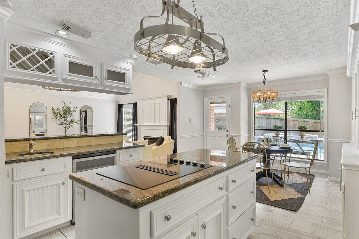 Chandelier, Dining room, Interior, Kitchen, Recessed Lighting