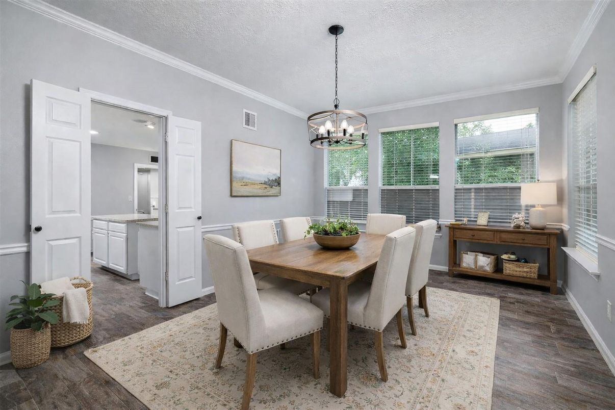 Chandelier, Dining room, Interior, Pendant Lights, Recessed Lighting, Wood Texture Flooring