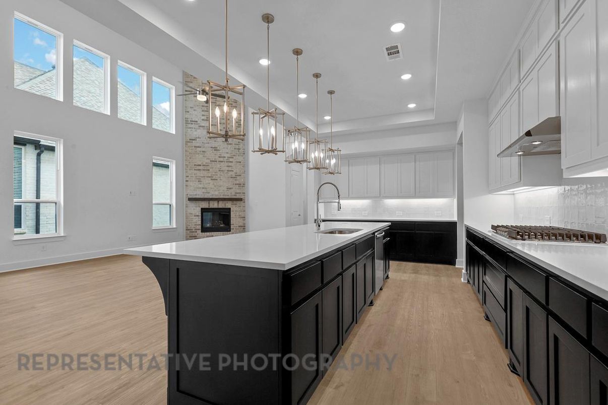 Fireplace, Interior, Kitchen, Pendant Lights, Recessed Lighting, Wood Texture Flooring