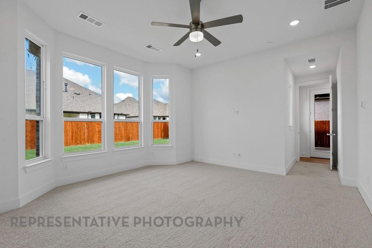 Empty room, Interior, Recessed Lighting