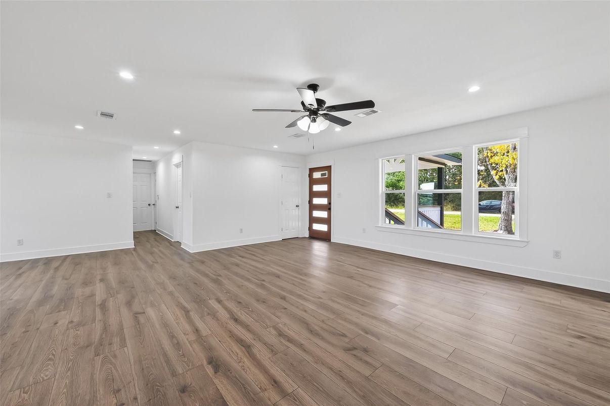 Empty room, Interior, Recessed Lighting, Wood Texture Flooring