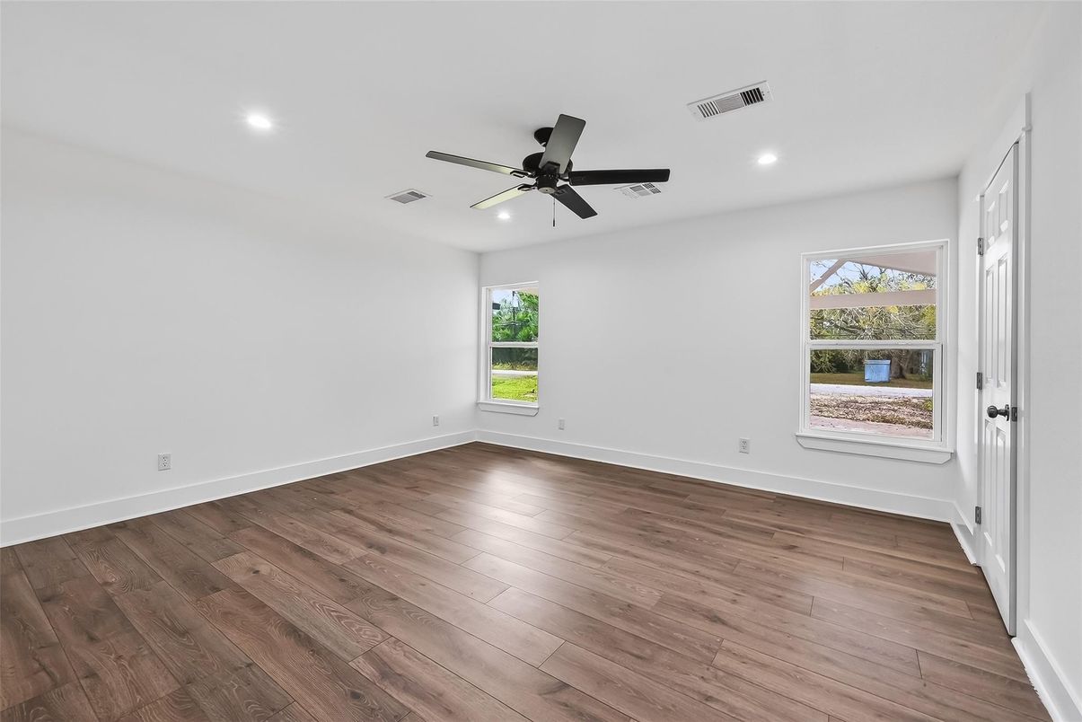 Empty room, Interior, Recessed Lighting, Wood Texture Flooring