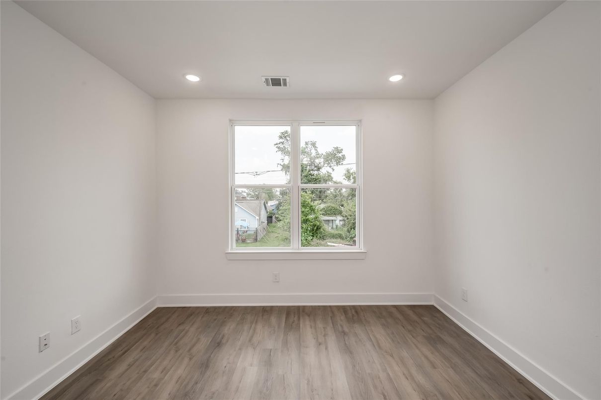 Empty room, Interior, Recessed Lighting, Wood Texture Flooring